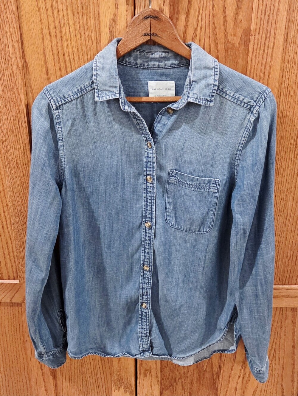 American Eagle Chambray Button Down Shirt XS Boyfriend Fit Lyocell Blue